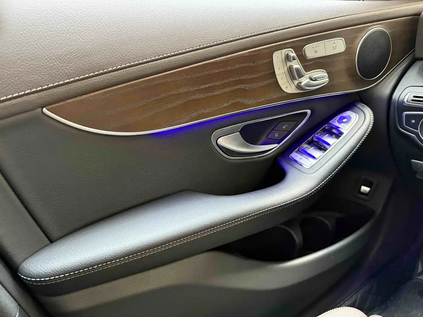 Mercedes-Benz GLC 2022 Facelift GLC 300 L 4MATIC Dynamic Collector's Edition фото 11