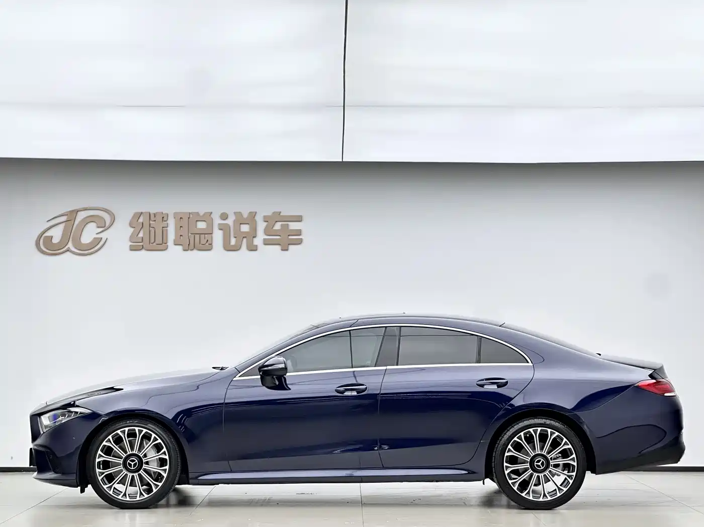 Mercedes-Benz CLS 2018 CLS 300 Dynamic фото 4