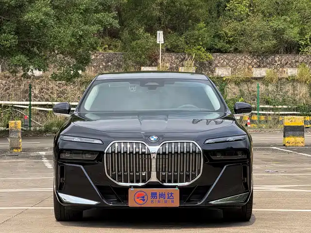 BMW 7 Series 2023 Model 740Li Leading M Sport Package — фото 1