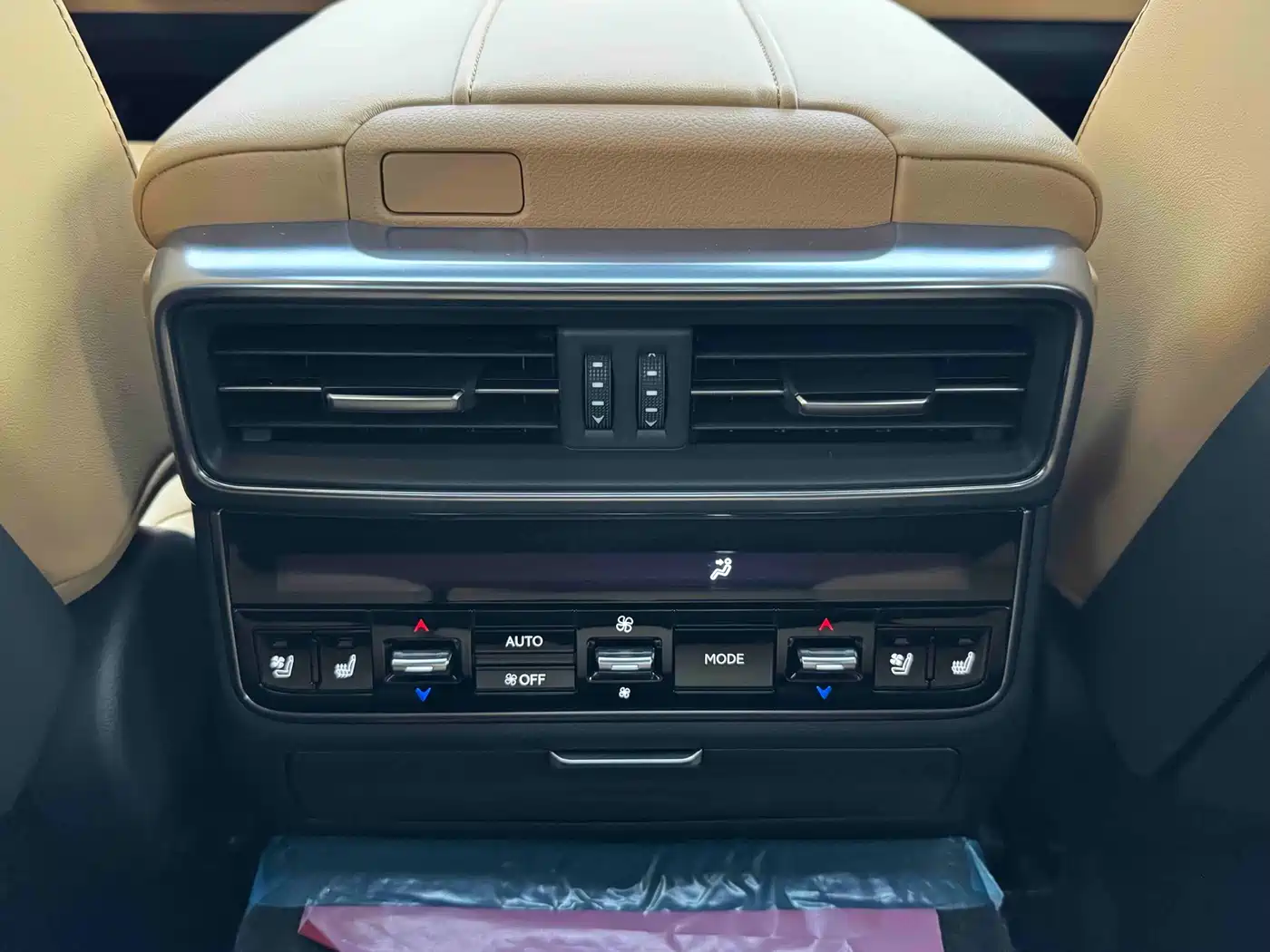 Lexus LX 2025 700h Boundary Edition фото 11