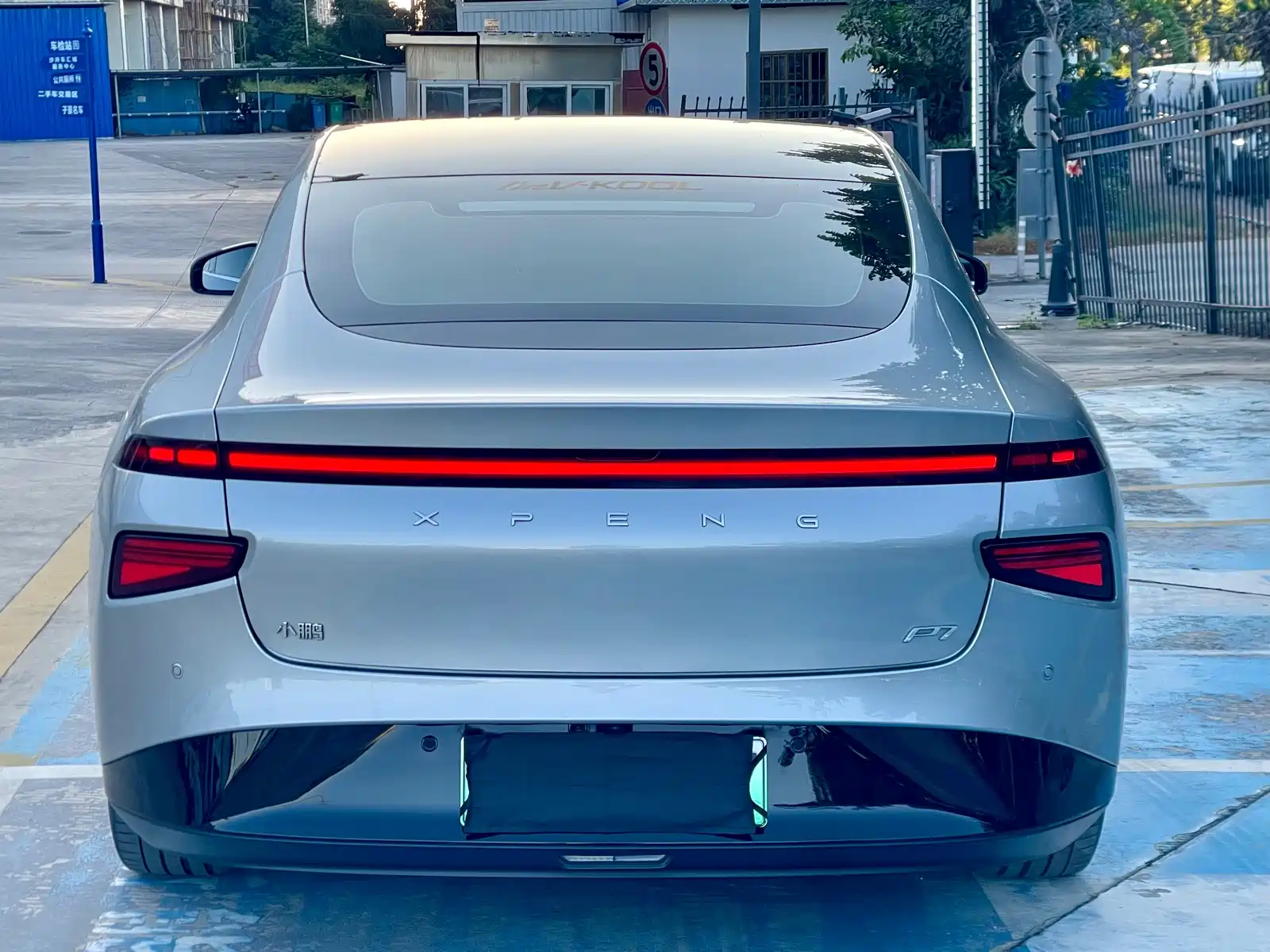 Фото 6 - XPeng P7