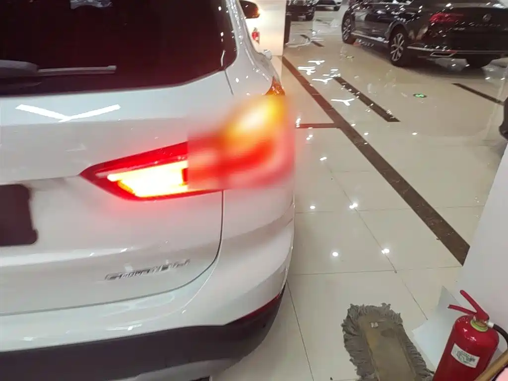 BMW X1 2019 sDrive18Li Premium Model фото 8