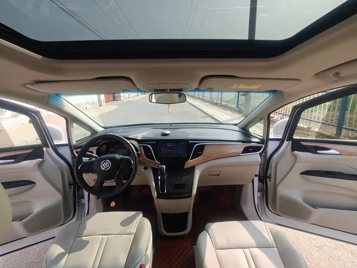 Фото 13 - Buick GL8