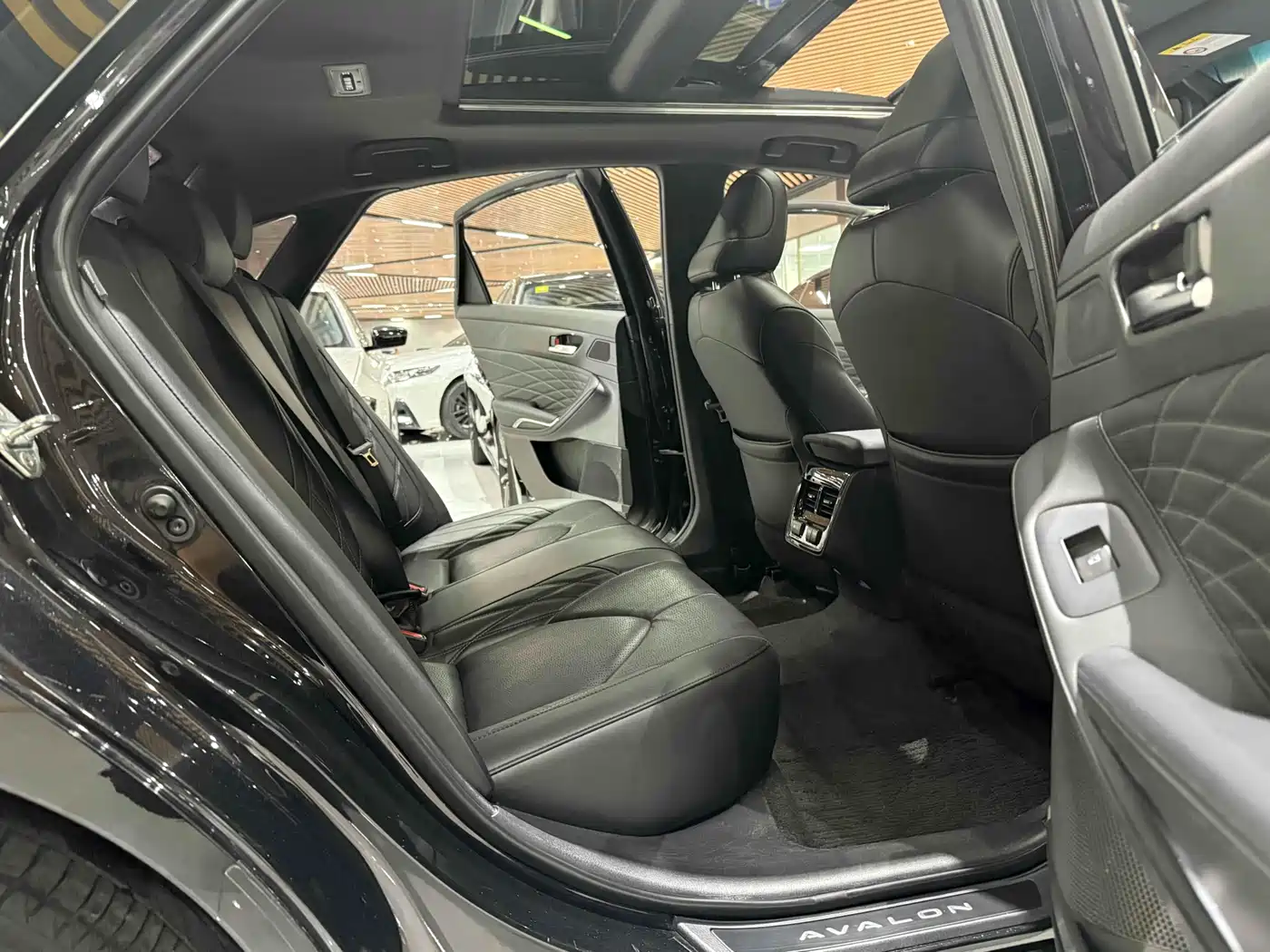 Toyota Avalon 2019 2.5L Touring Premium (China V) фото 9