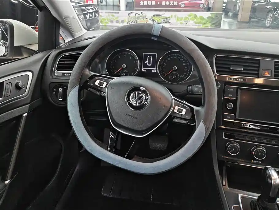 Volkswagen Golf 2018 230TSI Automatic Comfort фото 15