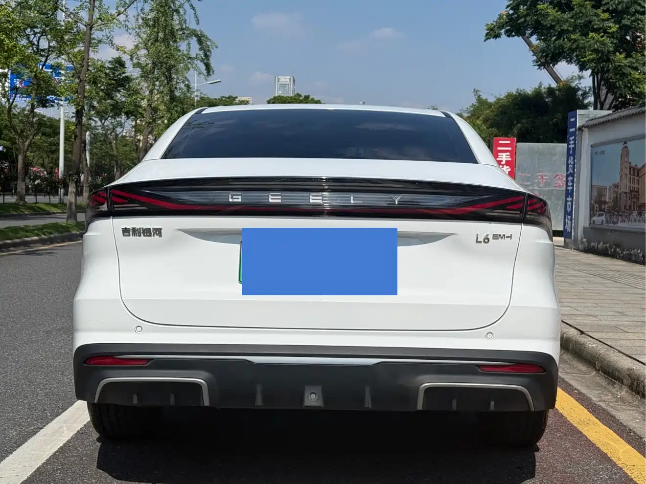 Geely Galaxy Galaxy L6 2025 EM-i 140km Voyage Edition фото 8