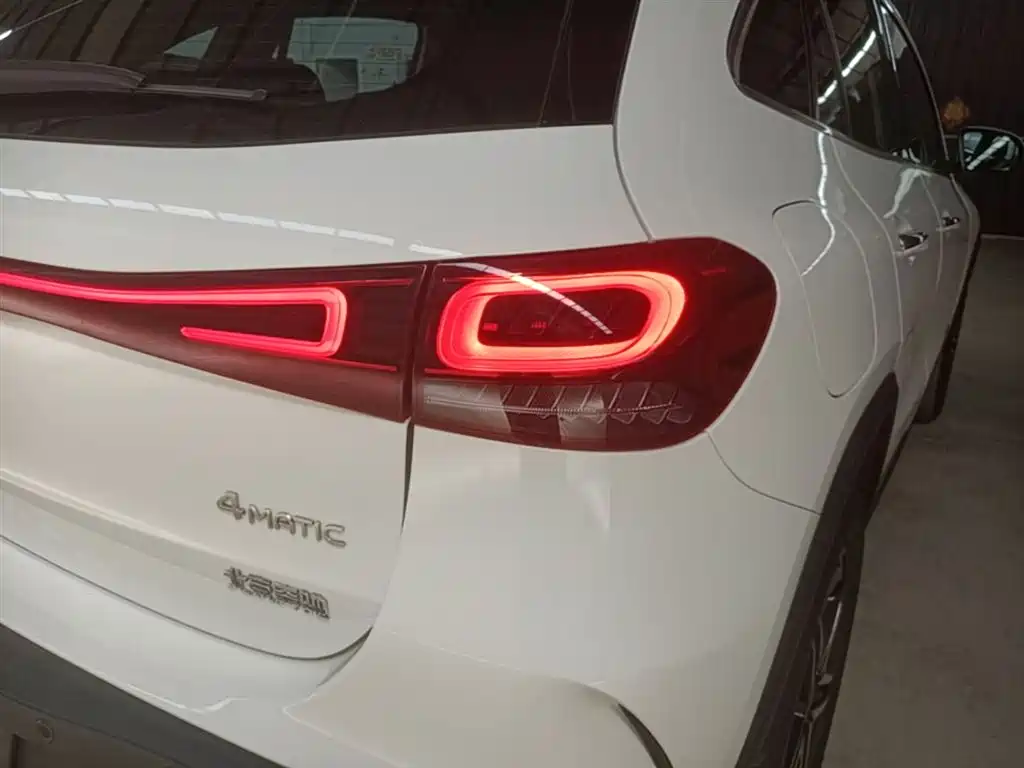 Mercedes-Benz EQA 2022 EQA 300 4MATIC Launch Special Edition фото 8