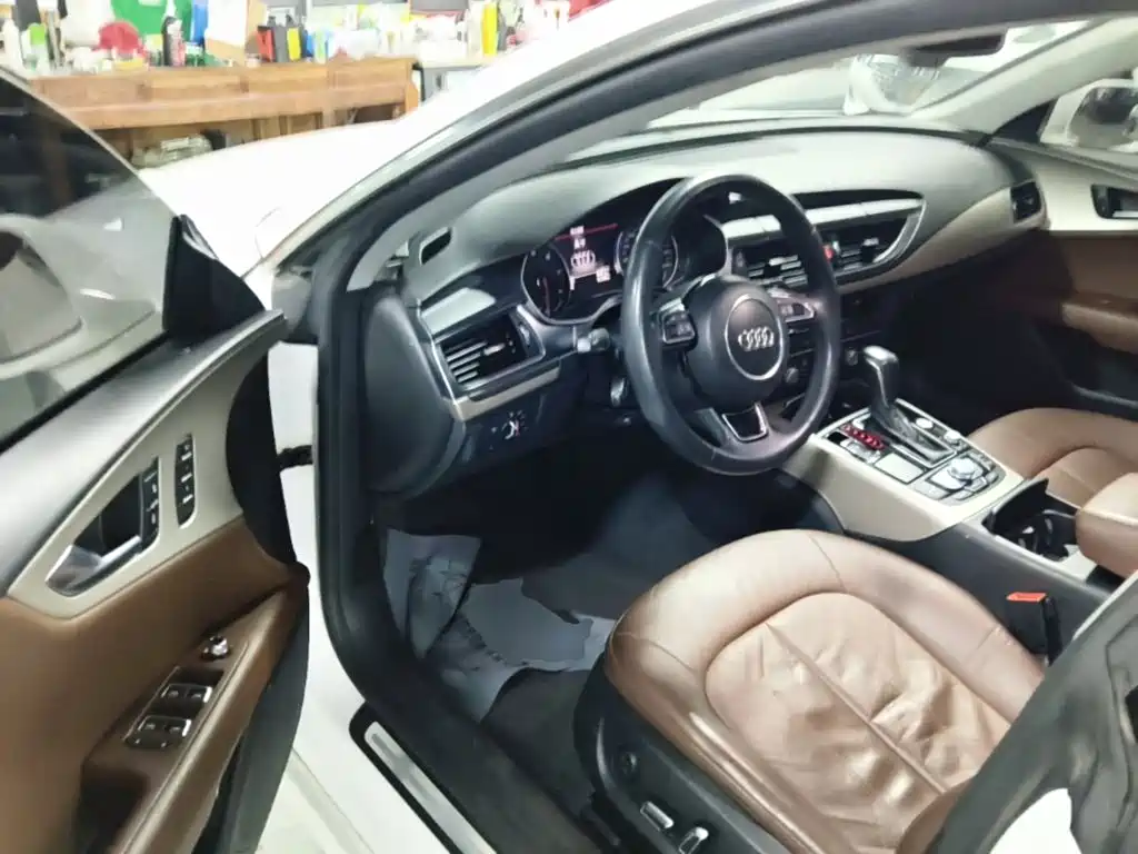 Фото 16 - Audi A7