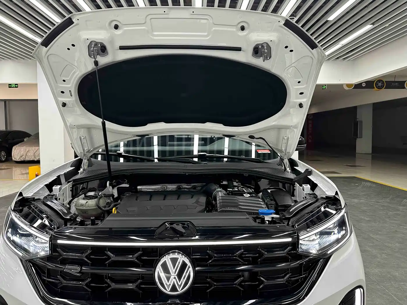 Volkswagen Tayron 2023 Facelift 380TSI 4WD R-Line Pro Smart Edition фото 20