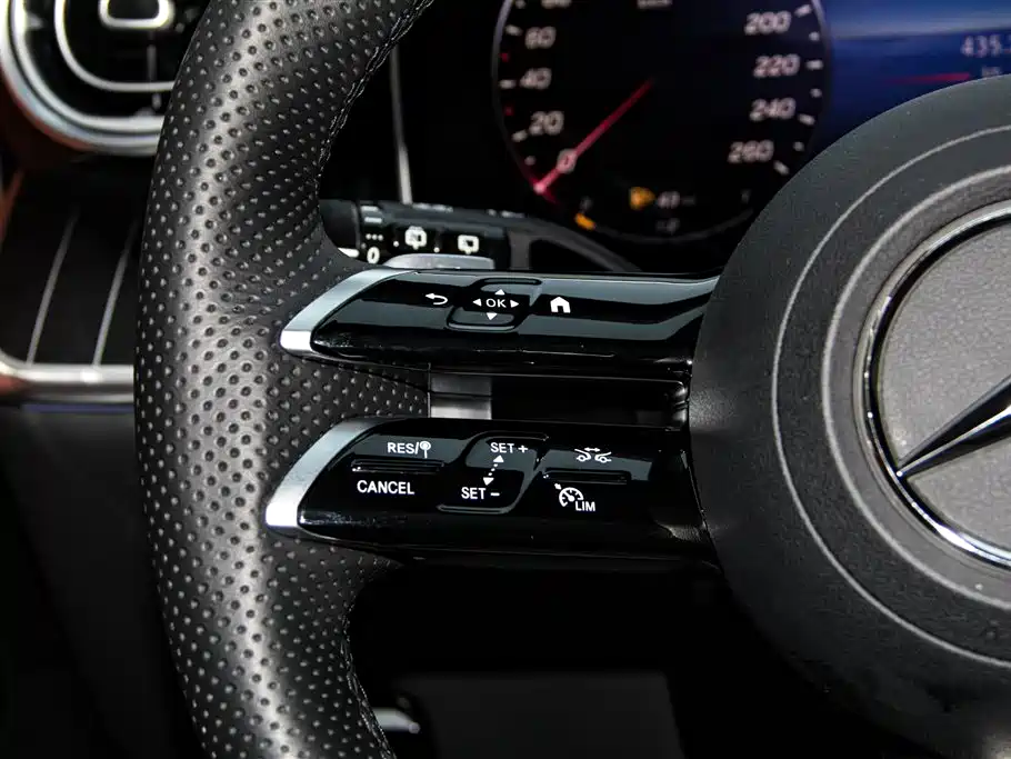 Mercedes-Benz GLC 2024 GLC 260 L 4MATIC Luxury 5-seater фото 28
