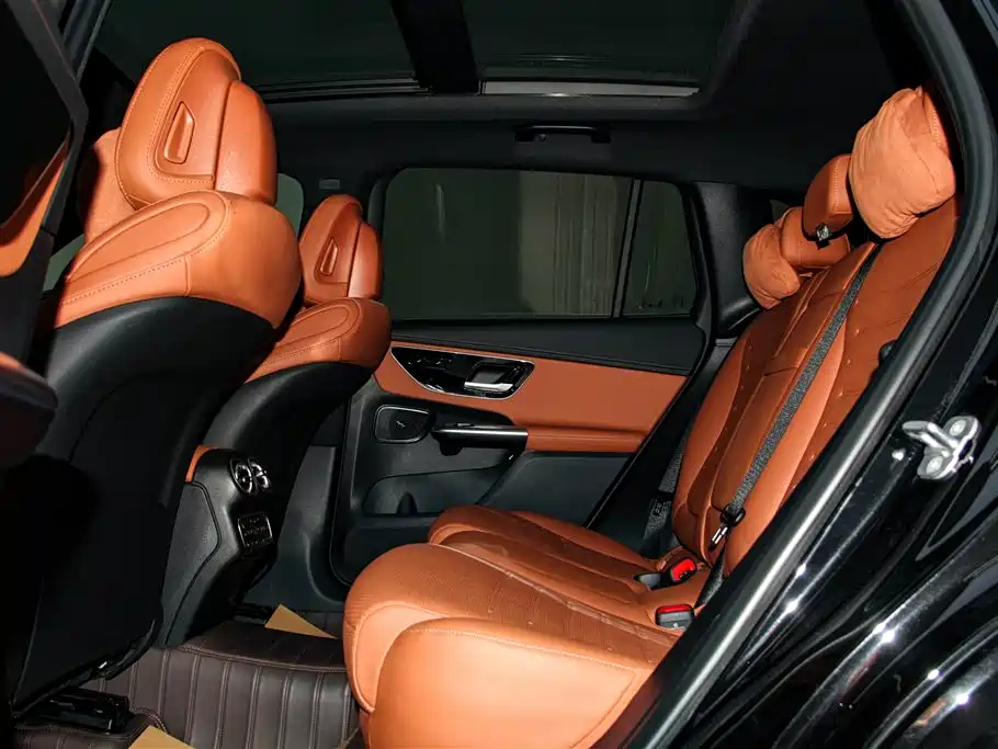 Mercedes-Benz GLC 2024 GLC 260 L 4MATIC Luxury 5-seater фото 20