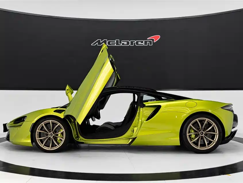 MCLAREN ARTURA