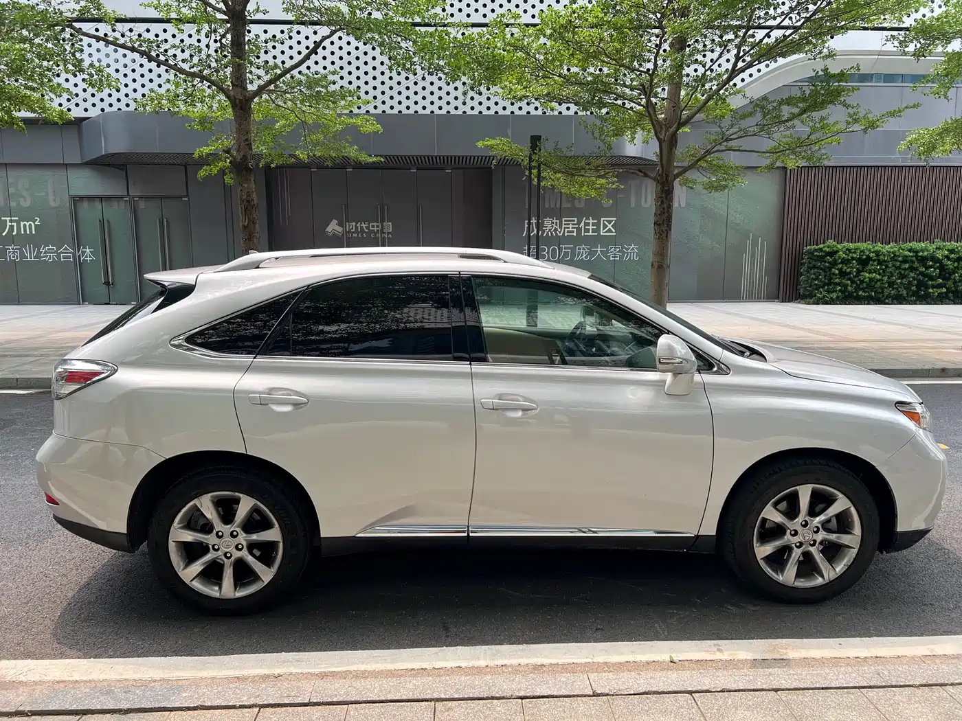 Lexus RX Classic 2009 Model 350 Luxury Edition фото 8