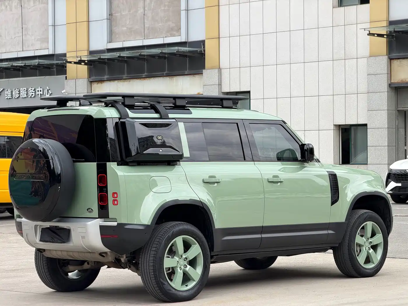 صورة 6 - Land Rover Defender