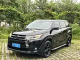 Фото 2 - Toyota Highlander