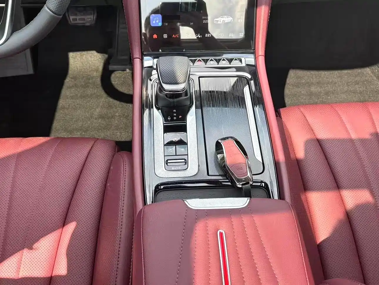 Фото 3 - Hongqi H5