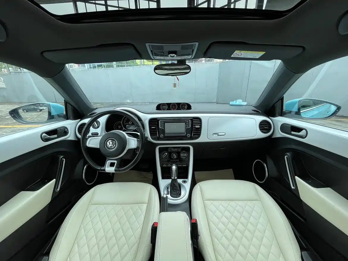 Volkswagen Beetle 2018 180TSI Trend Joy Edition фото 4