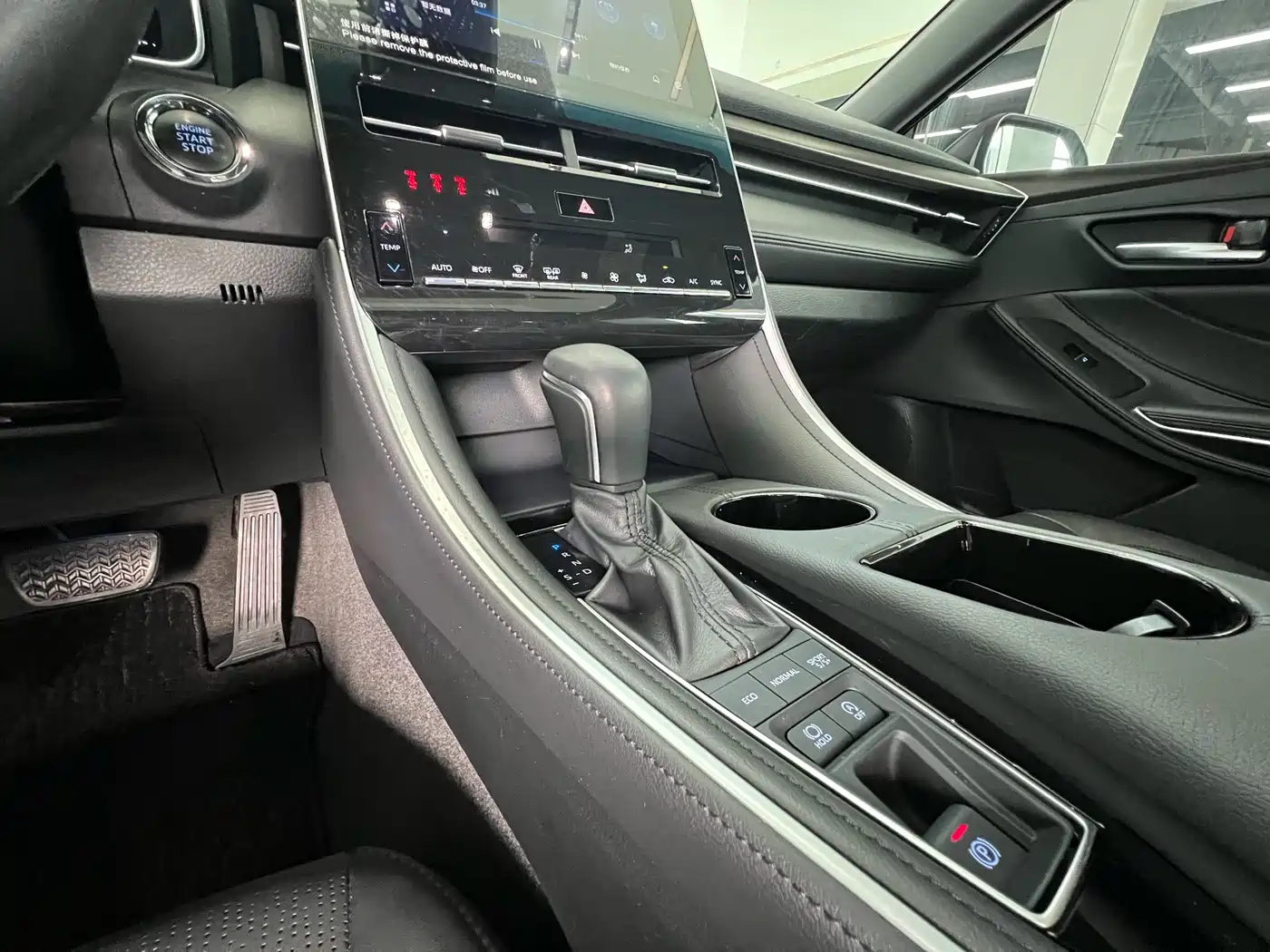 Toyota Avalon 2023 2.5L Luxury Edition фото 15