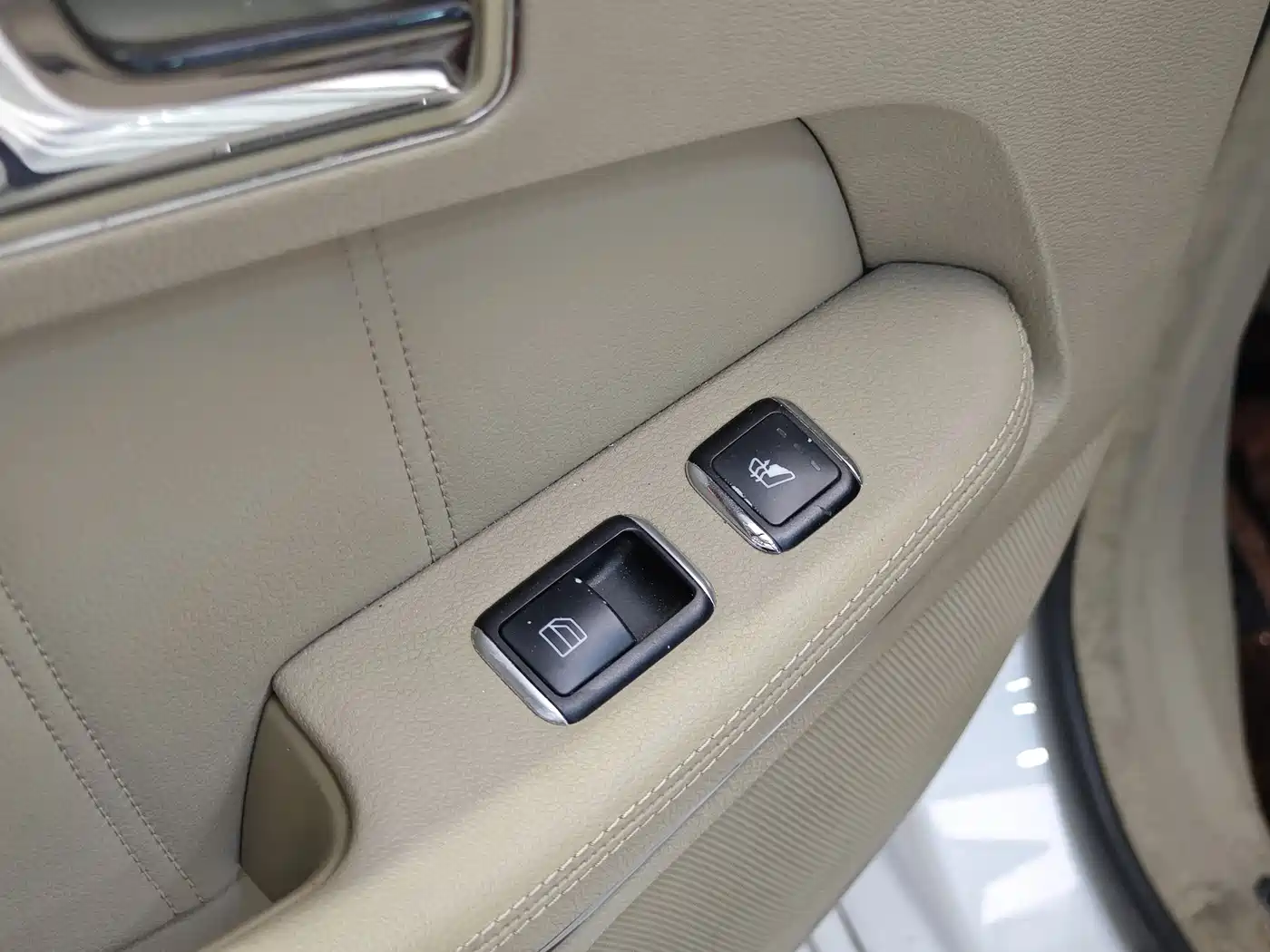 Mercedes-Benz E-Class (Import) 2009 Model E 300 Elegance Version фото 22