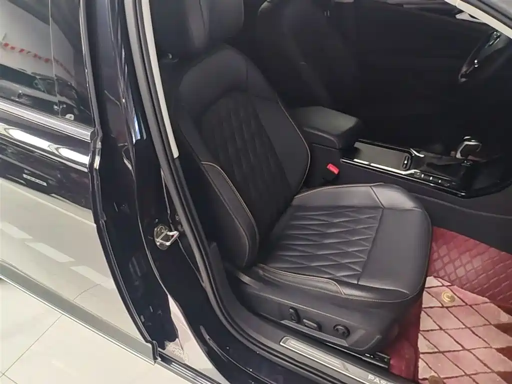 Volkswagen Passat 2020 Facelift 330TSI Luxury China VI фото 25