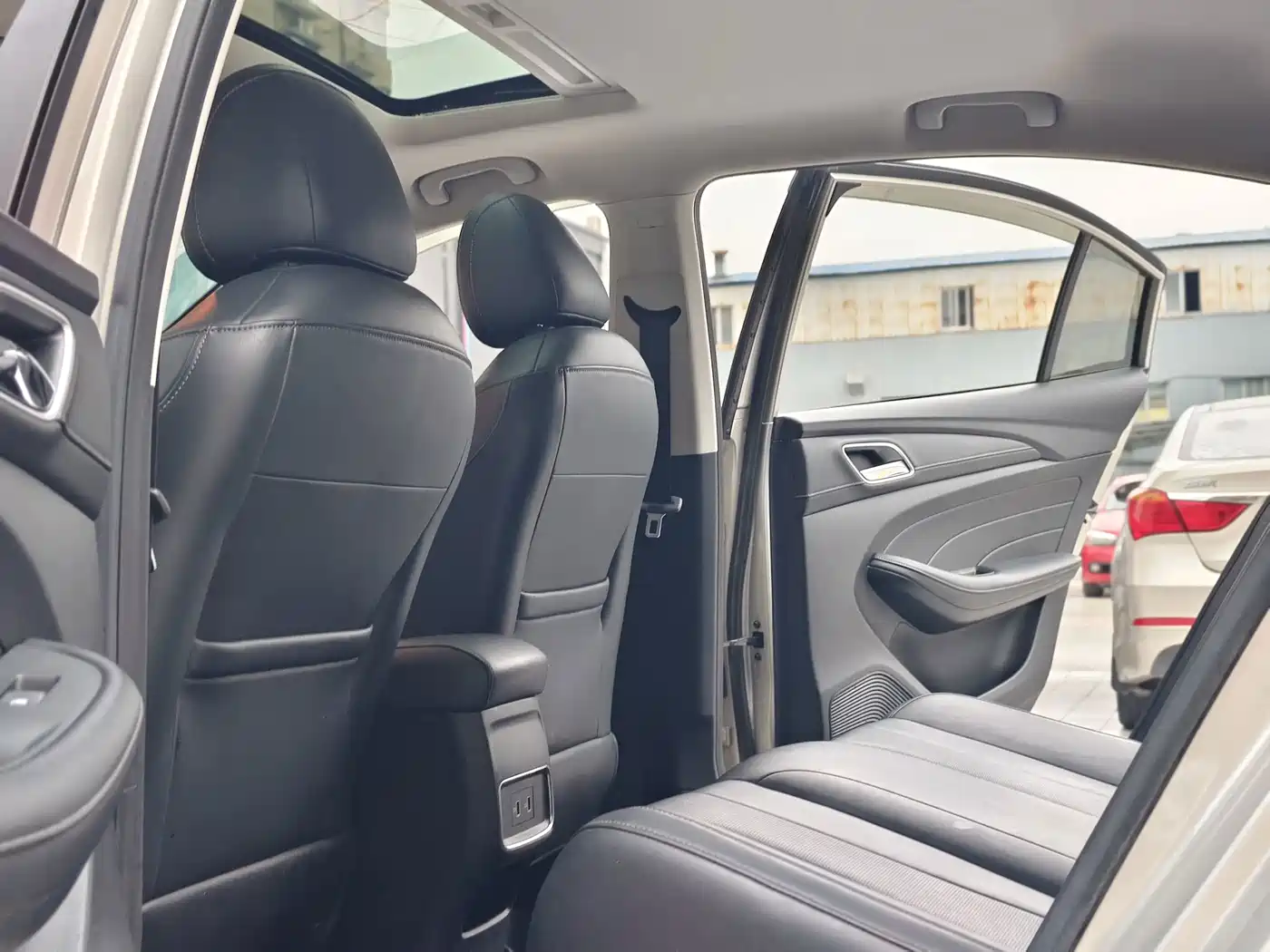 Photo 14 - Roewe i5
