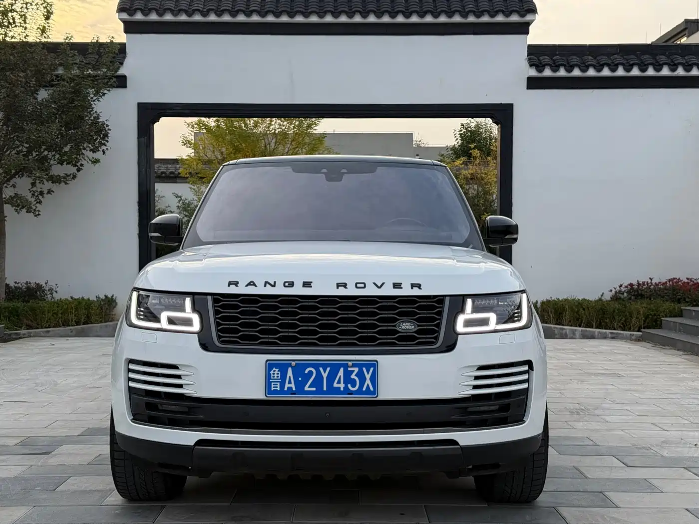 Land Rover Range Rover 2018 3.0 SC V6 Golden Age Edition фото 2
