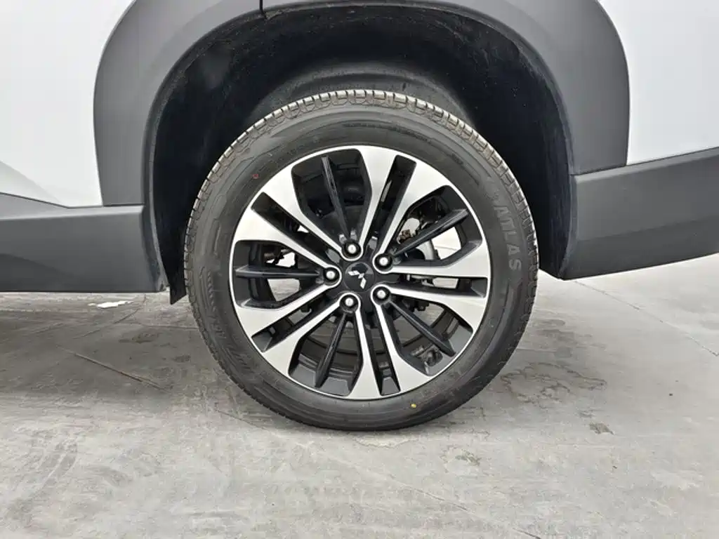 Фото 11 - Wuling Motors Starlight 560 NEV