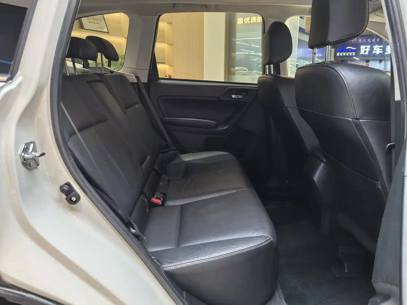 Subaru Forester 2013 2.5i Automatic Elite Navigation Edition фото 18