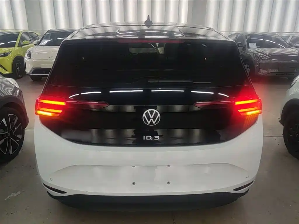 Volkswagen ID.3 2023 Pure Smart Edition фото 6