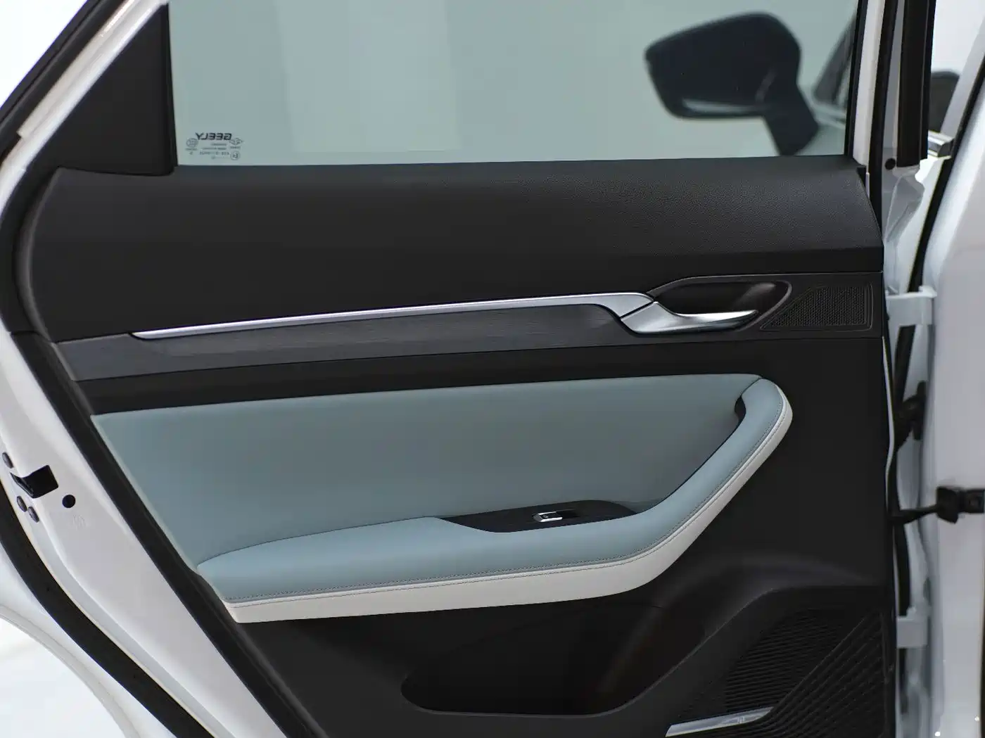 Geely Emgrand S 2022 2022 1.4T CVT Crossover Player