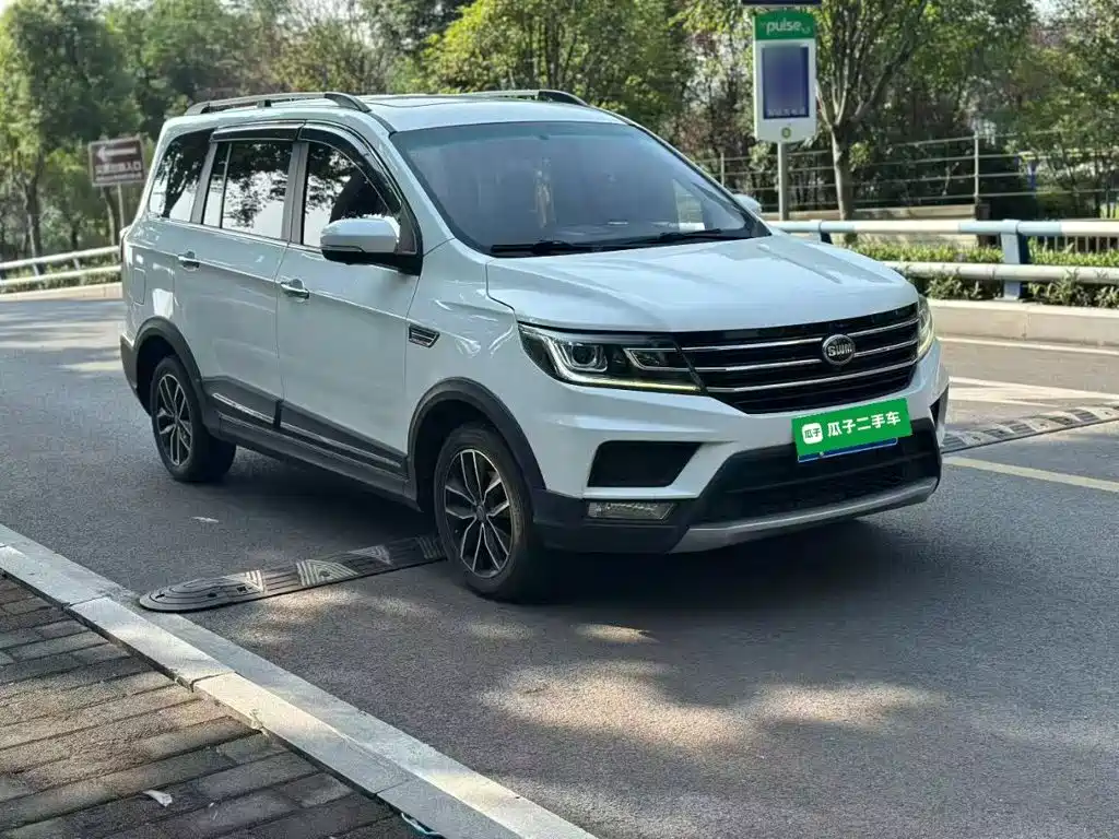 SWM Motor SWM X3 2020 2020 1.5L Manual Premium 7-seater