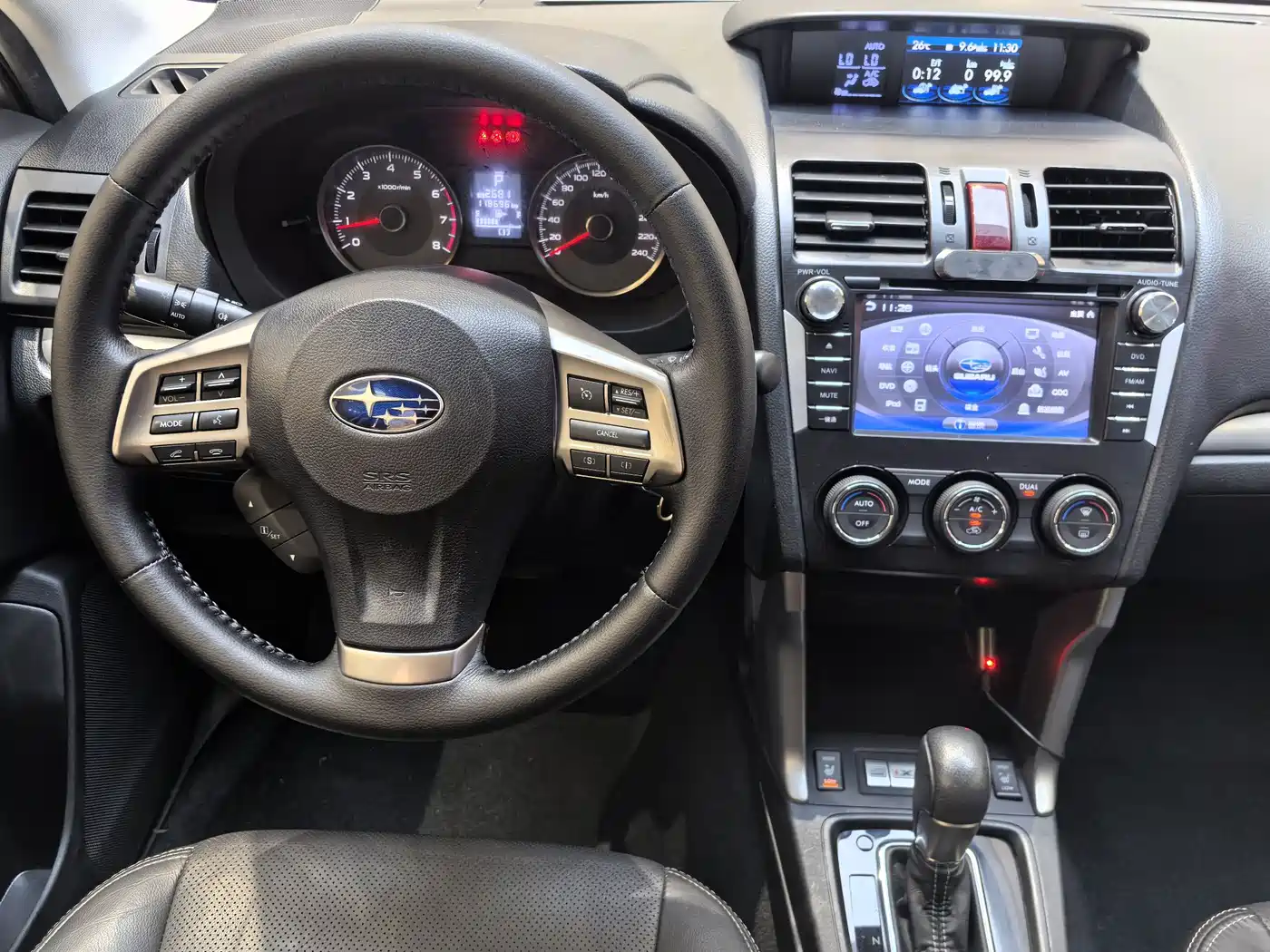 Subaru Forester 2013 2.5i Automatic Elite Navigation Edition фото 14
