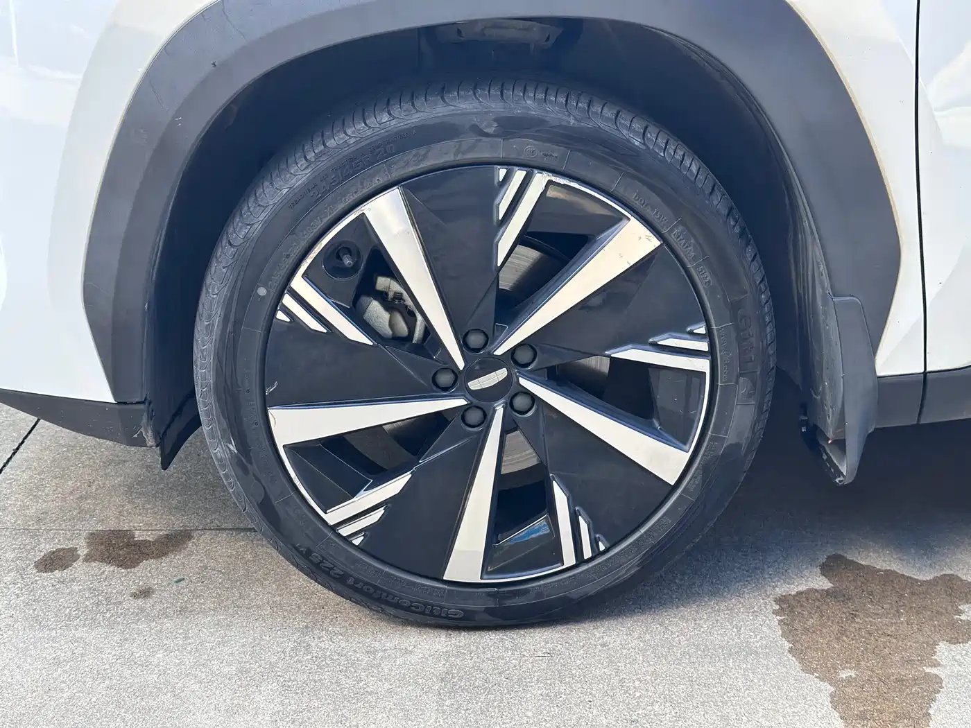 GEELY AUTOMOBILE BOYUE L