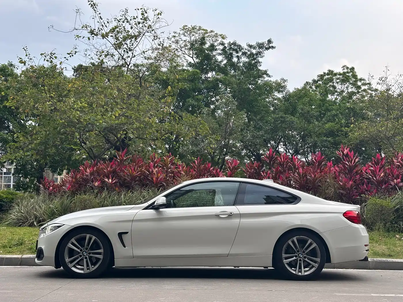 BMW 4 Series 2014 428i Sport Design Package фото 8