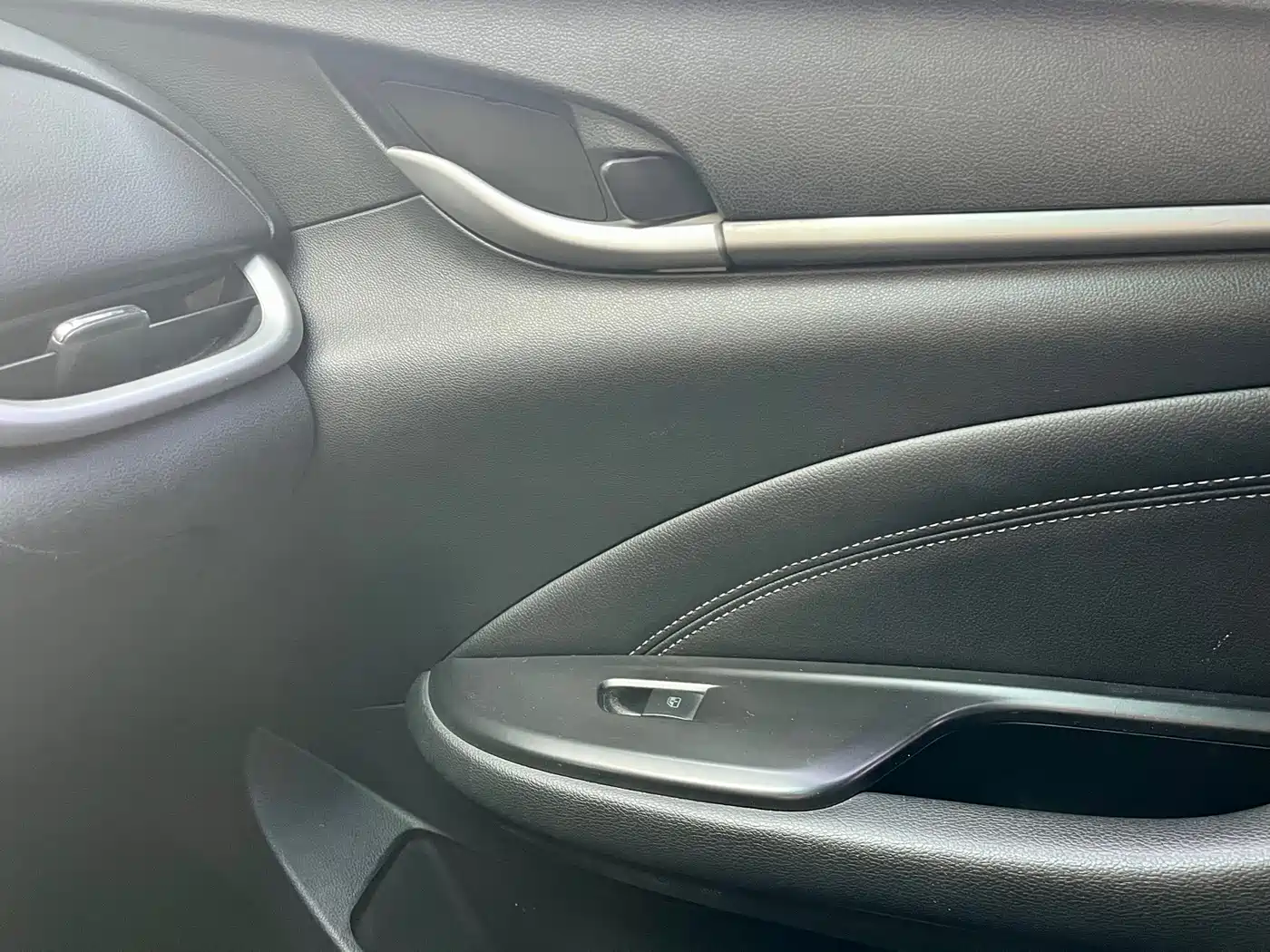 Buick Excelle 2016 Model 15N Automatic Luxury фото 8