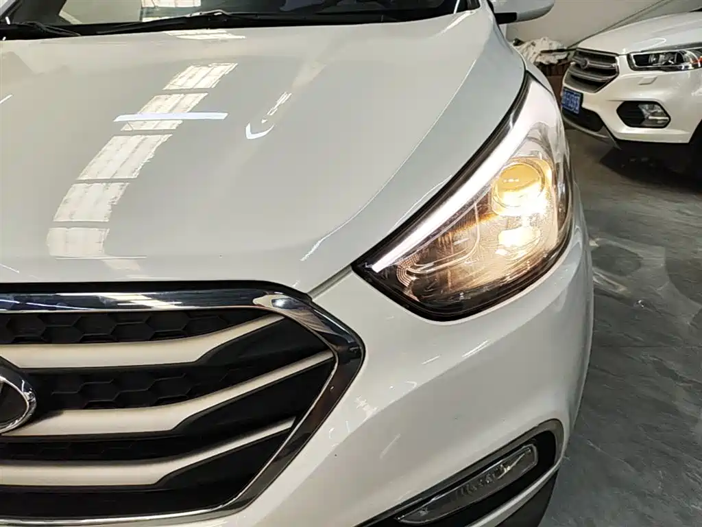 Hyundai Beijing Hyundai ix35 2015 2.0L Automatic 2WD Smart Type China IV фото 24
