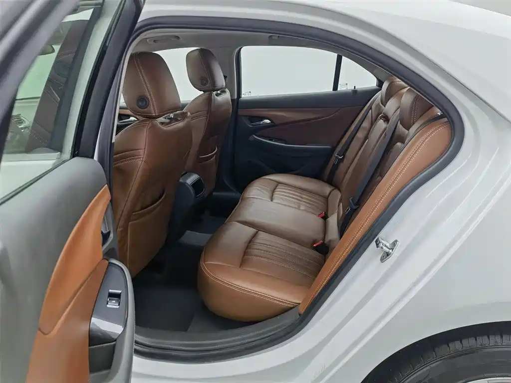 Chevrolet Malibu 2017 1.5T Automatic Comfort Edition фото 15