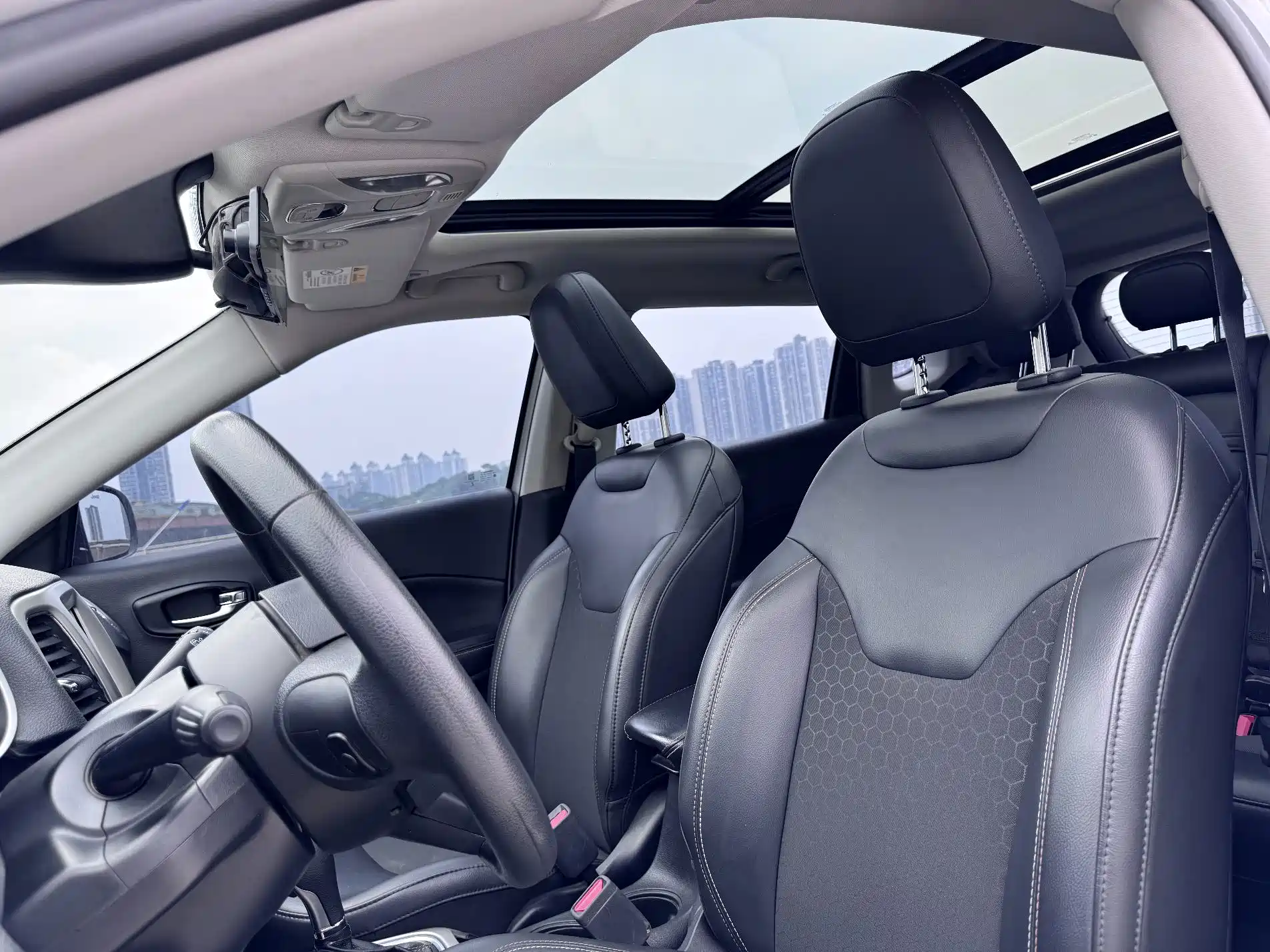 Фото 9 - Jeep Compass