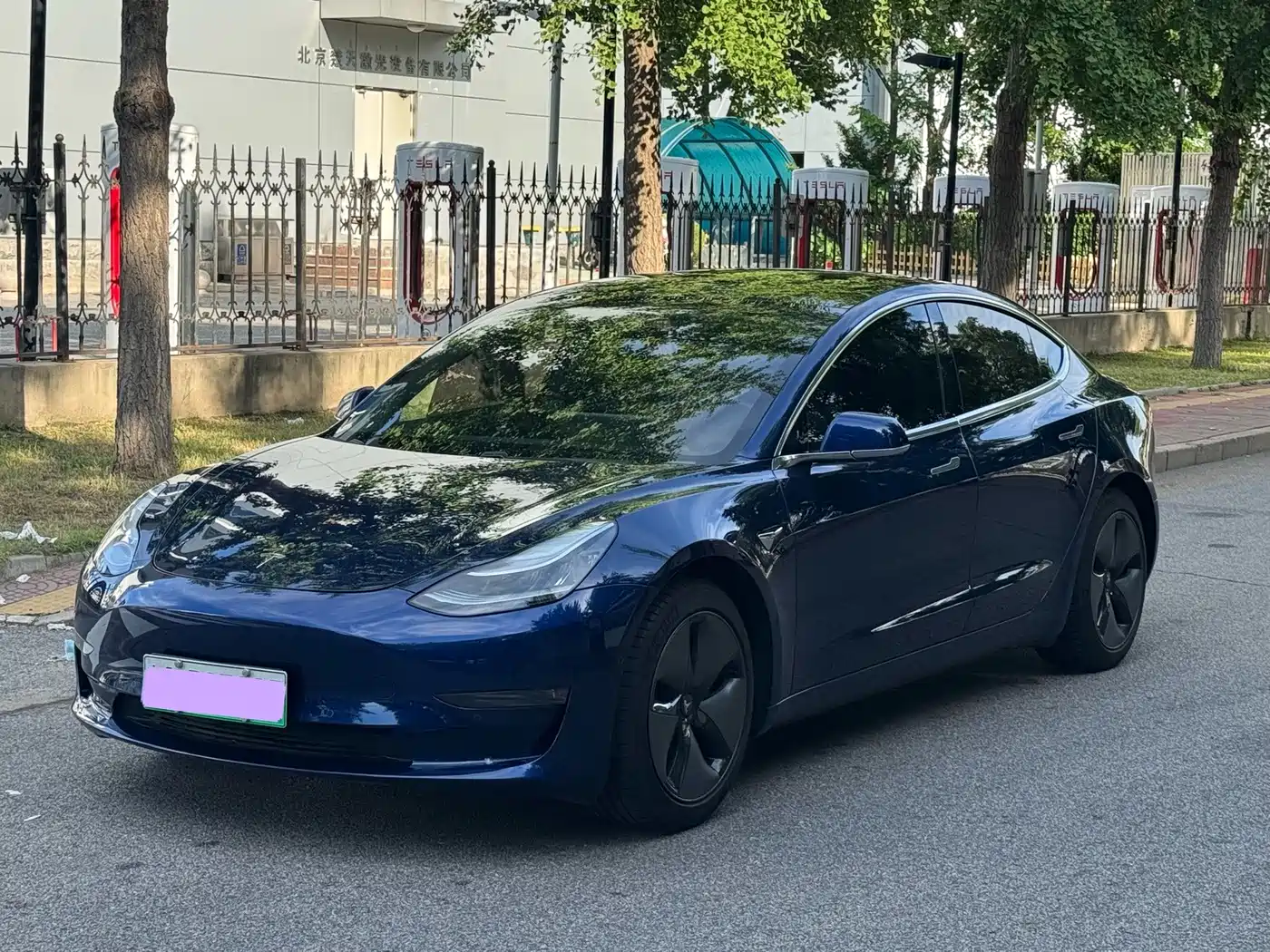 Tesla Model 3 (Import) 2019 2019 Long Range RWD Version