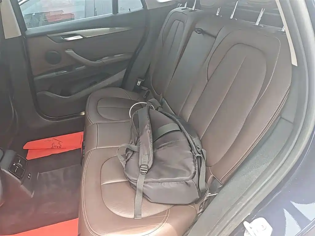BMW X1 2019 sDrive18Li Premium Model фото 17