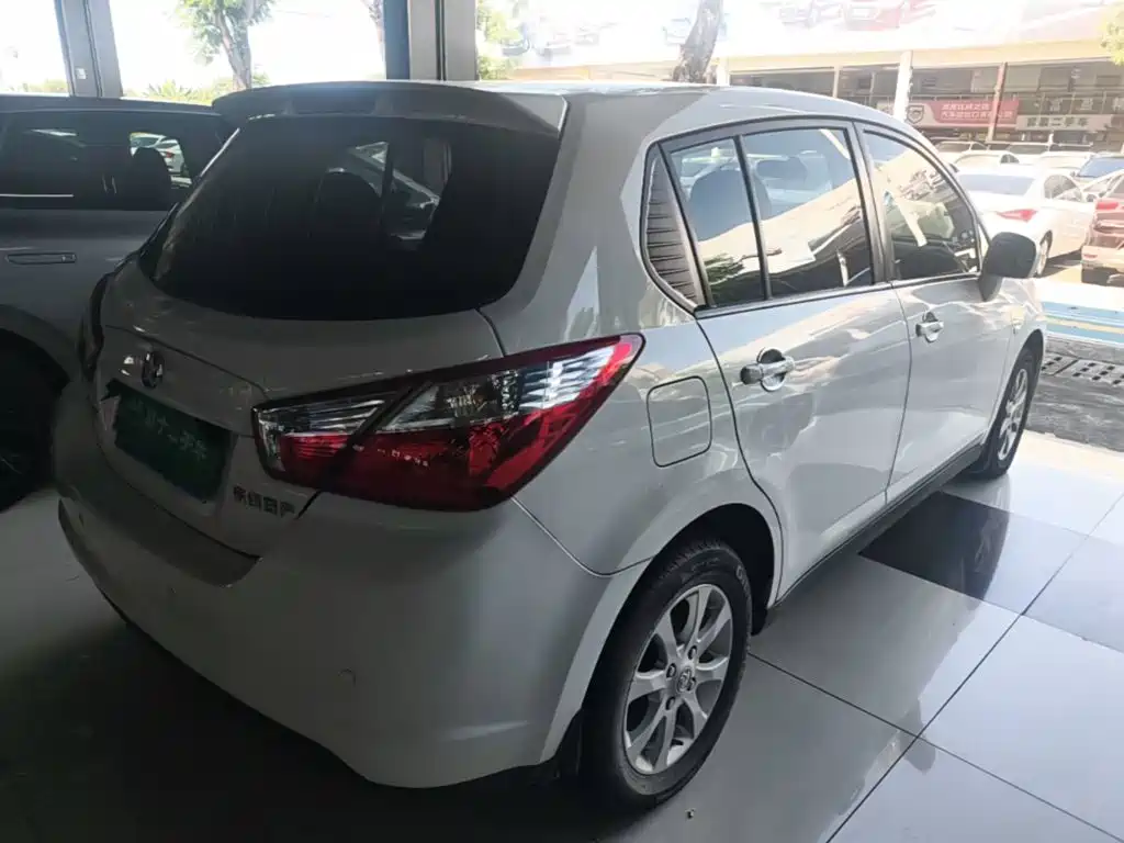 Venucia R50 2016 2016 Model 1.6L Automatic Elite Edition