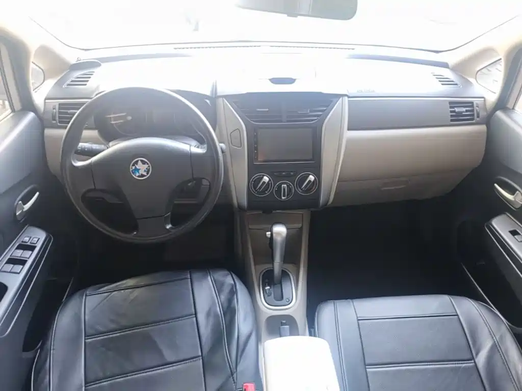 Venucia R50 2016 2016 Model 1.6L Automatic Elite Edition