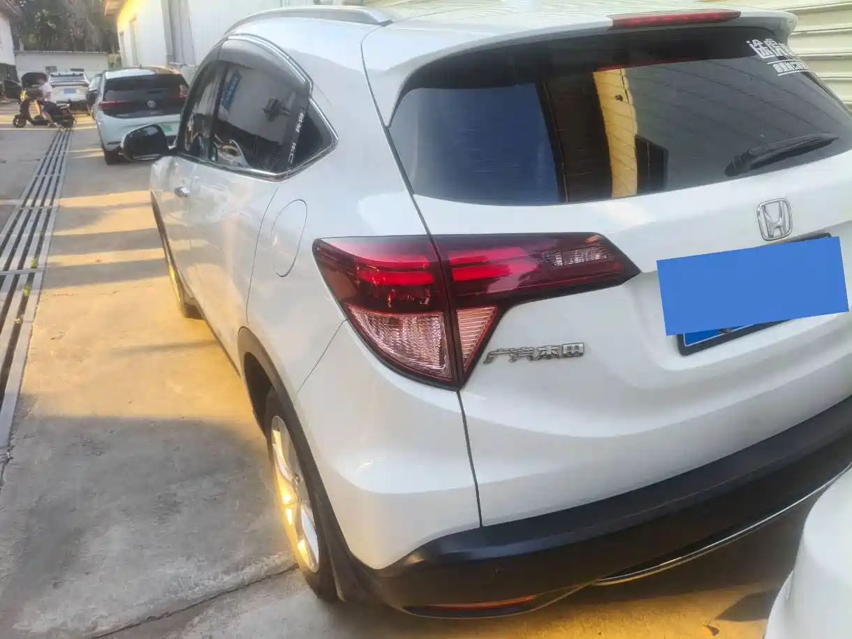 Фото 13 - Honda Vezel