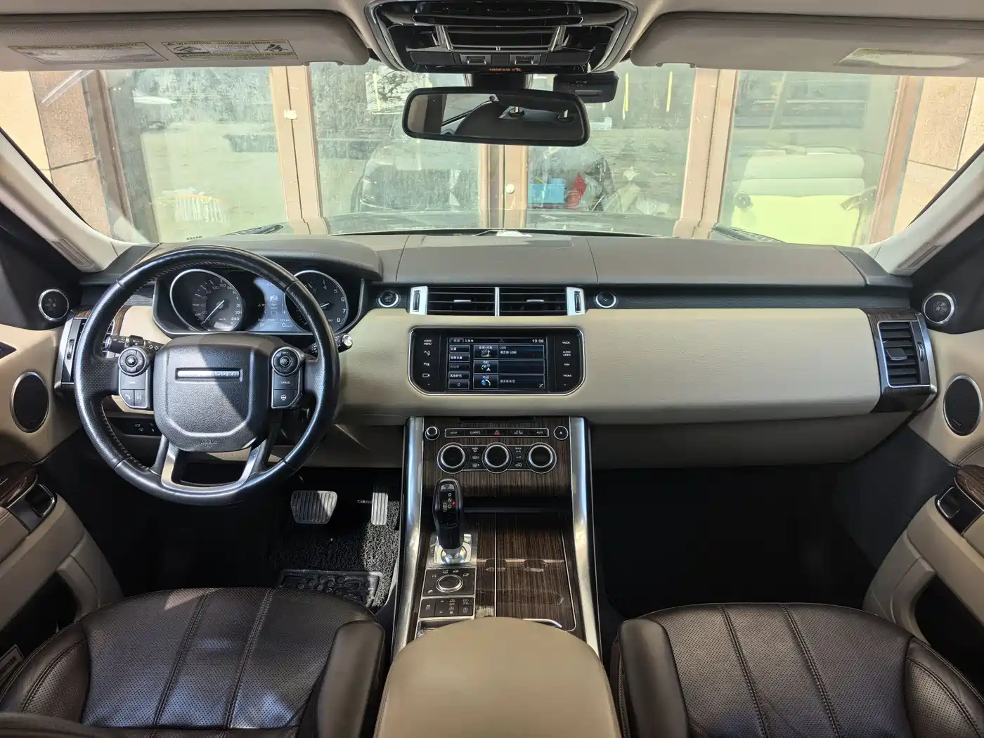 Land Rover Range Rover Sport фото 11