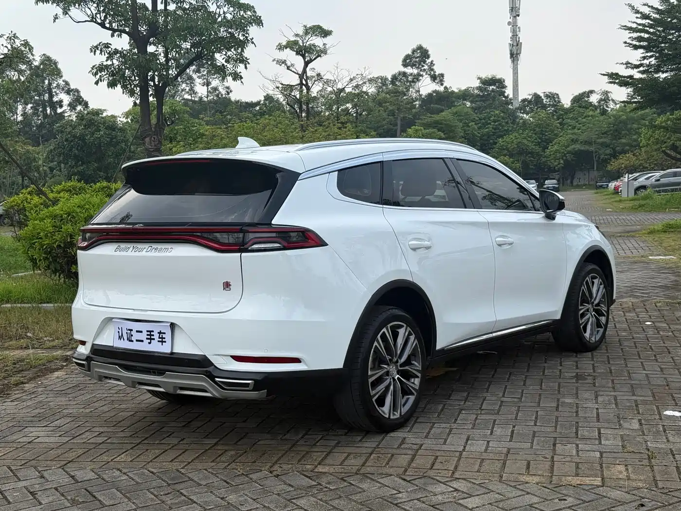 Фото 13 - BYD Tang