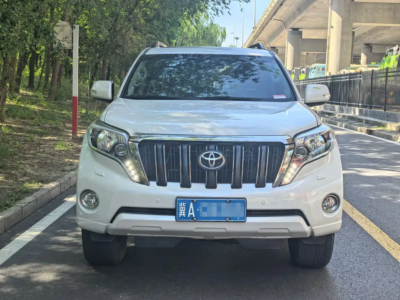 Toyota Prado 2016 3.5L Auto TX-L фото 2