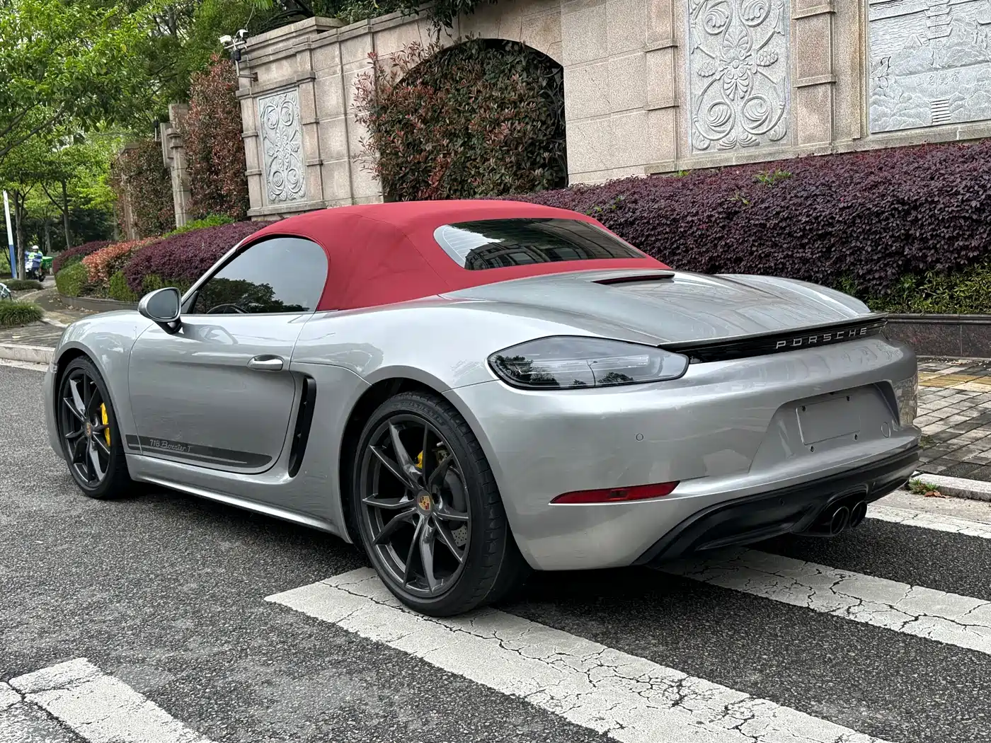 PORSCHE 718