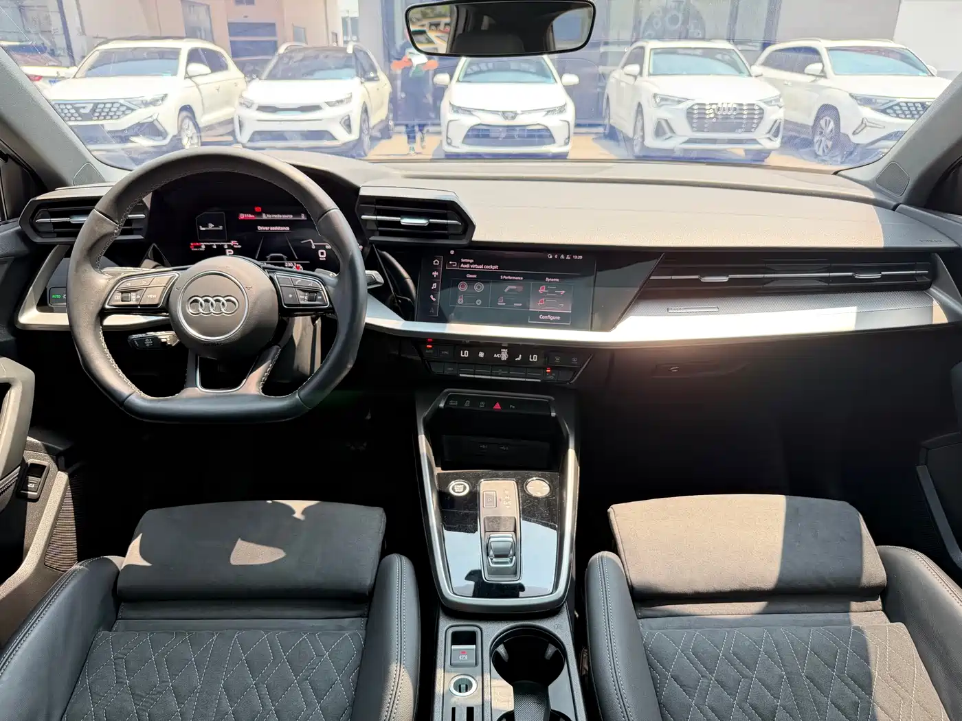 Audi A3 2023 Sportback 35 TFSI Luxury Sport фото 16