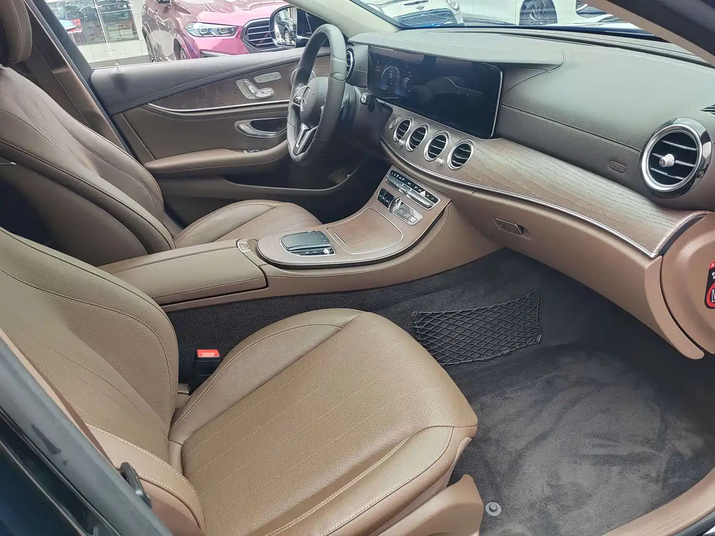 Mercedes-Benz E-Class 2020 E 300 L Luxury Model фото 5