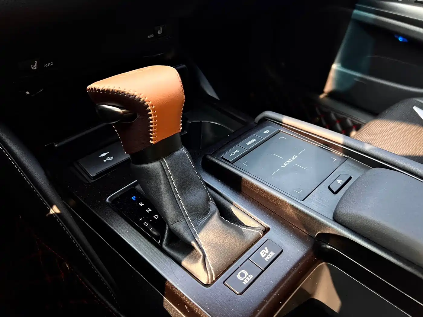 Lexus ES 2020 Model 300h Excellence Edition China V фото 13